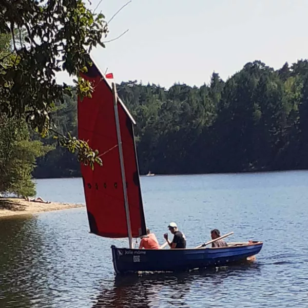 Jolie Môme sous voile, vent arrière