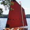 Jolie Môme sous voile, échoué sur la plage